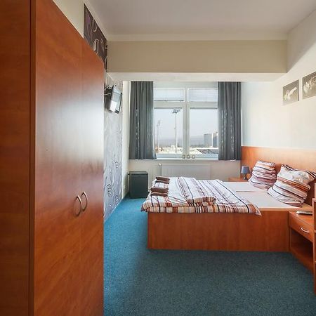 Cerny Andel Hotel Most Buitenkant foto