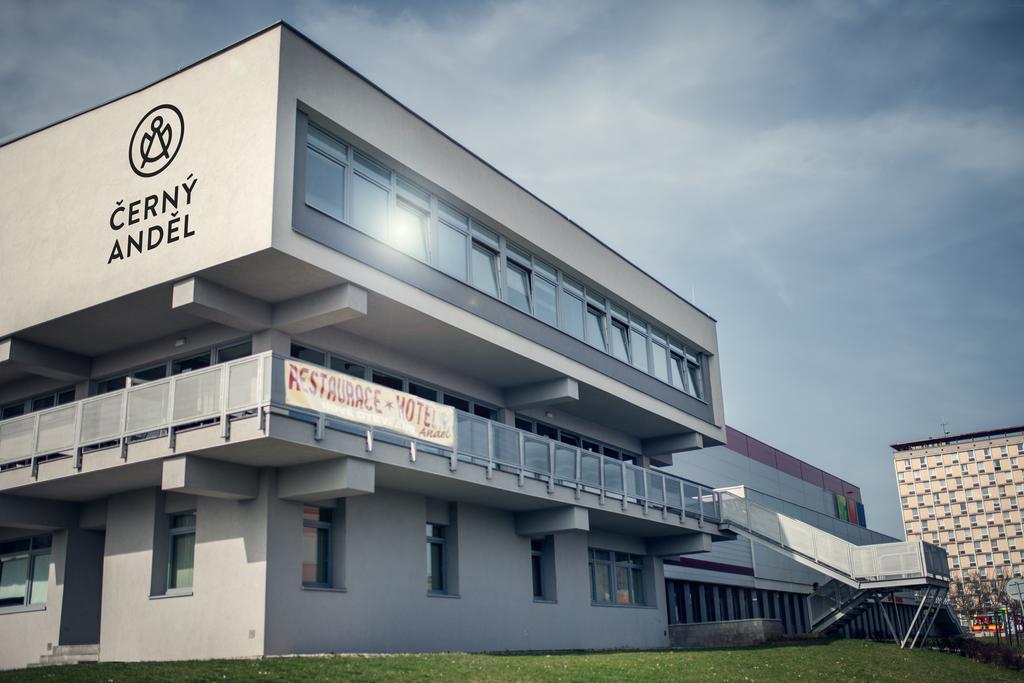 Cerny Andel Hotel Most Buitenkant foto